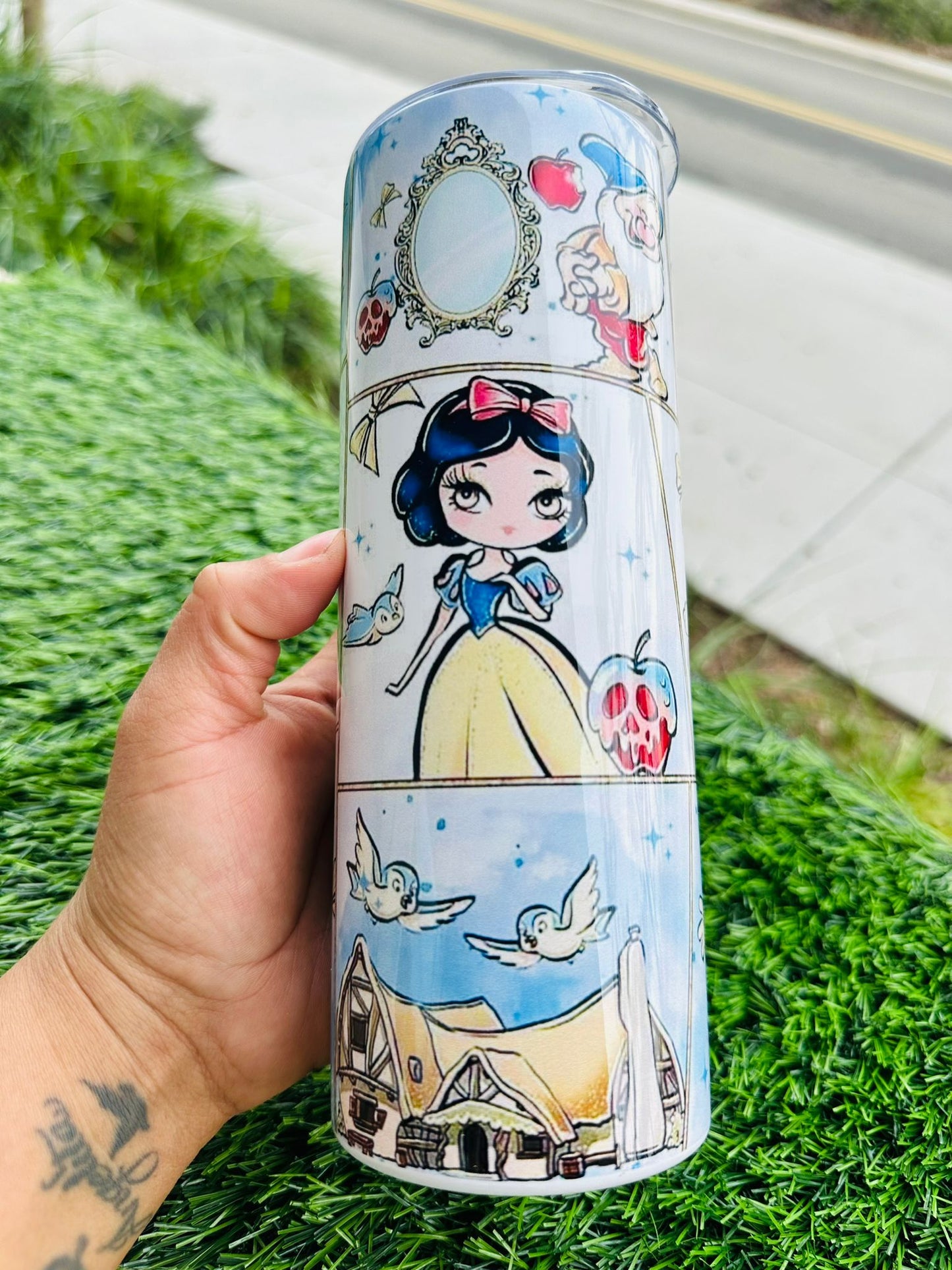 Snow White Style 2 Tumbler