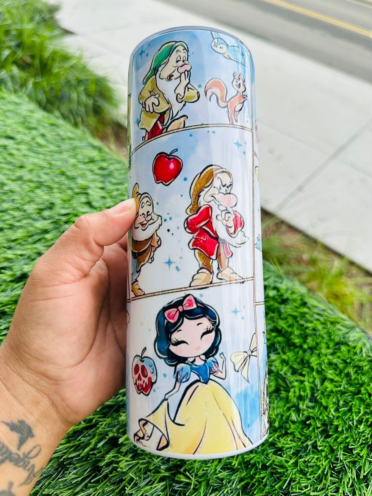 Snow White Style 2 Tumbler